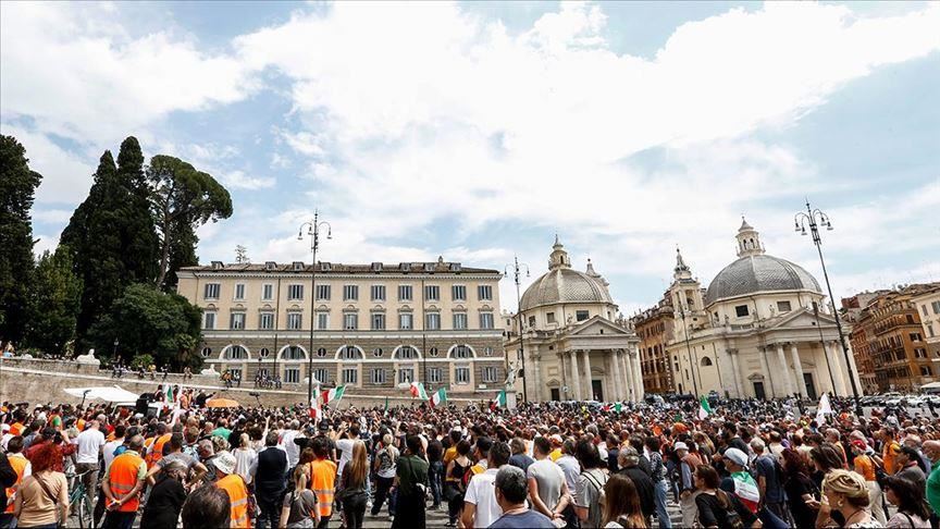 Италија: Антивладини протести за прв пат одржани на Денот на Републиката 