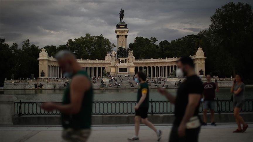 Spain reports no new deaths, sees uptick in employment 