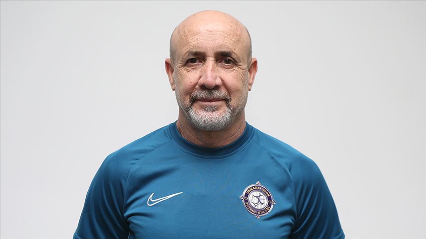 Osmanlıspor'un yeni teknik direktörü Güneş: Oyuncularımızla beraber çok iyi işler yapacağımıza inanıyorum