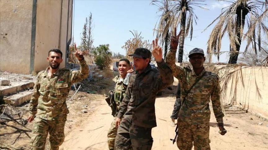 Армия Ливии заняла аэропорт Триполи