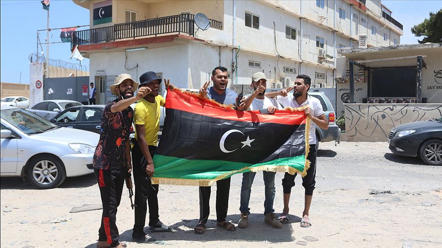 Libyalılar Hafter milislerinin tuzakladığı patlayıcılardan temizlenen evlerine kavuşuyor