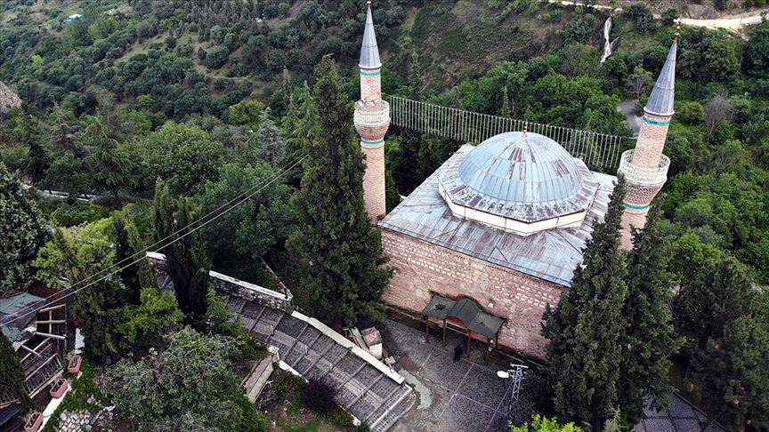 Bilecik'teki tarihi alanlar sosyal mesafe kuralına uyularak ziyaret ediliyor