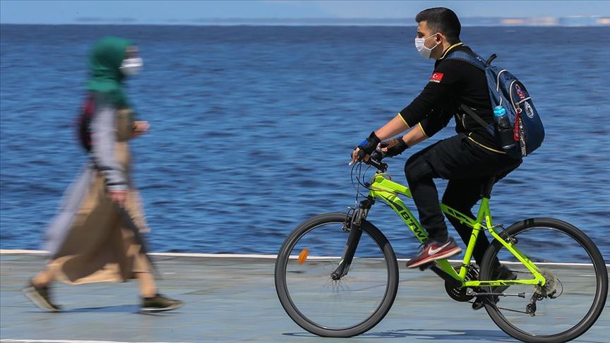 Sosyal mesafe için toplu taşıma yerine bisiklet kullanılması önerisi