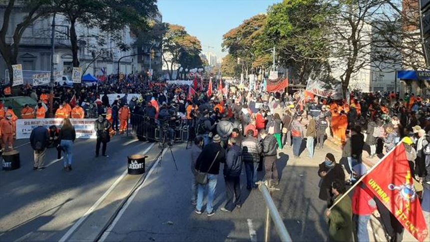 En medio de cuarentena y crisis sanitaria, central sindical de Uruguay realizó un paro nacional