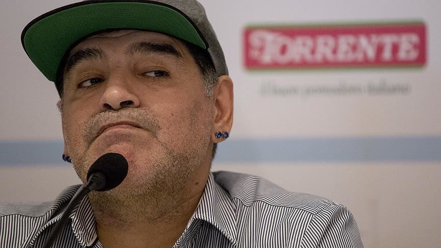 Gimnasia extends Argentine legend Maradona's deal
