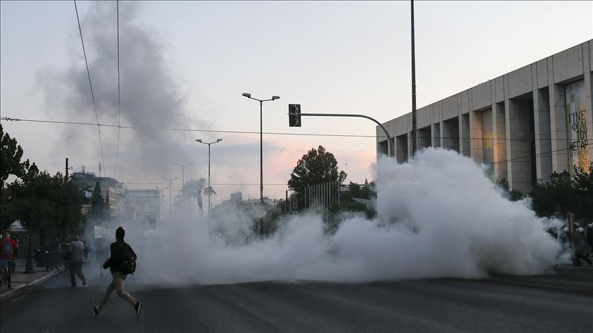 Greece: Clashes outside US Embassy in Athens