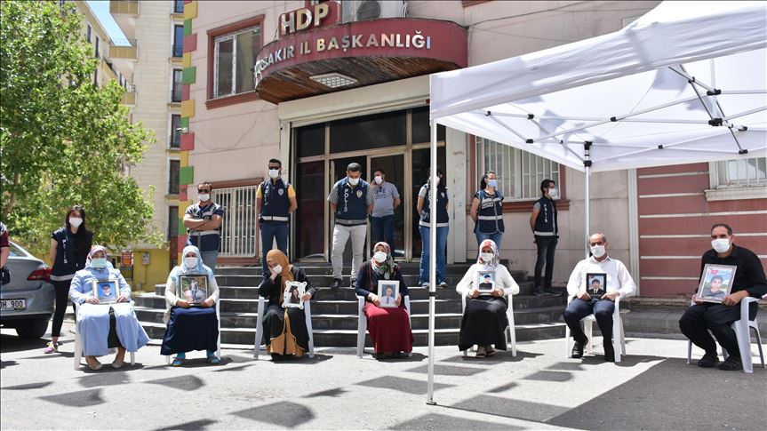 Turquie : Le sit-in des mères contre le YPG/PKK se poursuit
