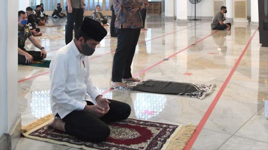 Jokowi laksanakan Salat Jumat di masjid pertama kali pasca-PSBB