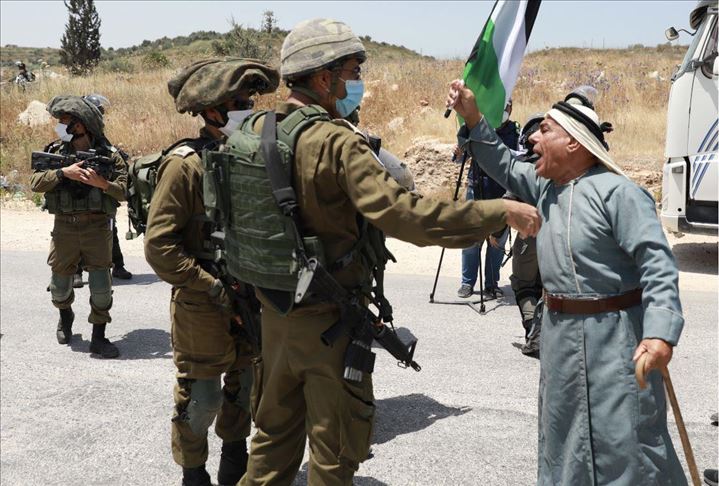إصابة فلسطينيين بقمع الجيش الإسرائيلي مسيرات ذكرى "النكسة" 
