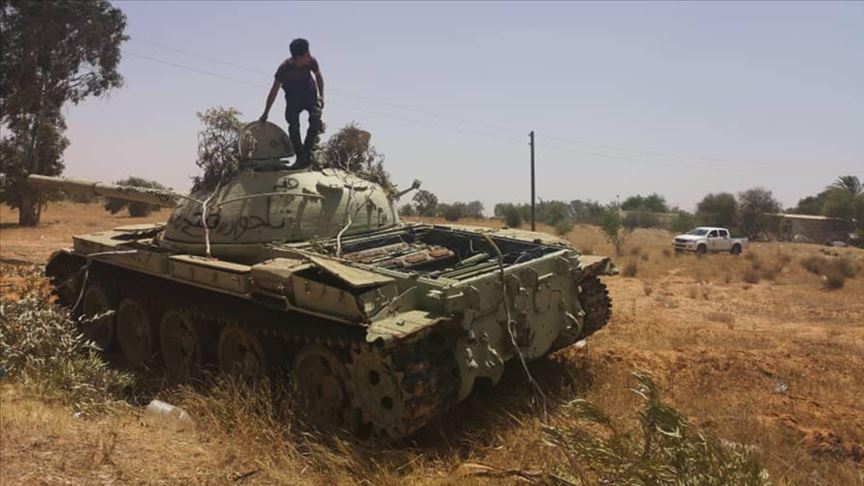 الجيش الليبي ينشر صور دبابات ومدافع ومدرعات غنمها في ترهونة 