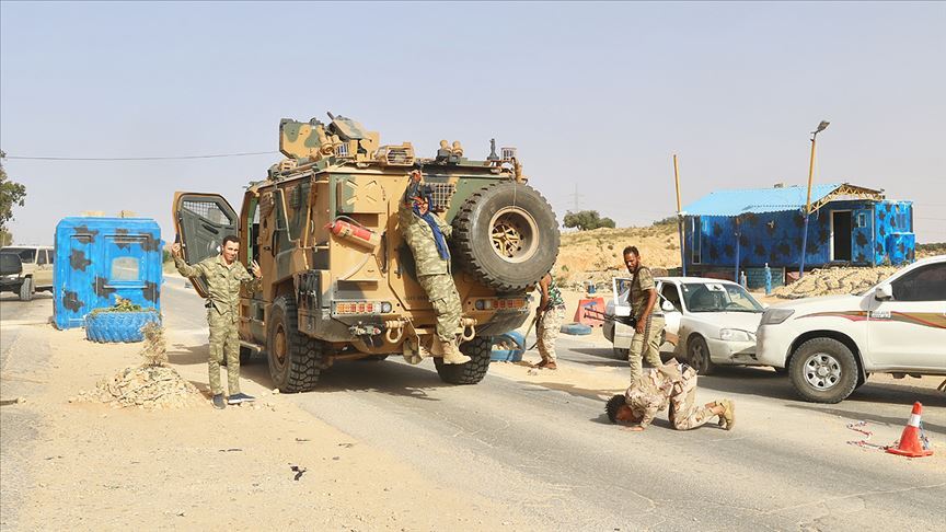 Libya ordusu Hafter milislerinin terk ettiği Beni Velid kentine girdi
