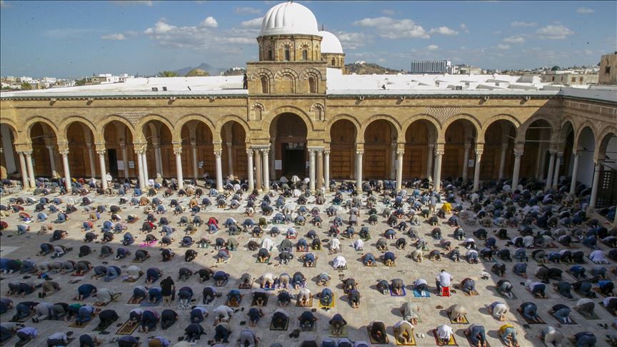 Tunisie : Première prière hebdomadaire à la mosquée Zitouna après la levée du confinement