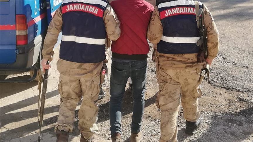 سوريا.. توقيف إرهابي أحرق محاصيل زراعية في "نبع السلام"