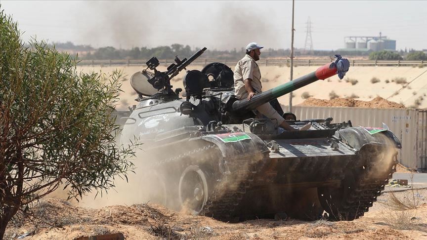 Армия Ливии стягивает военную технику к Сирту