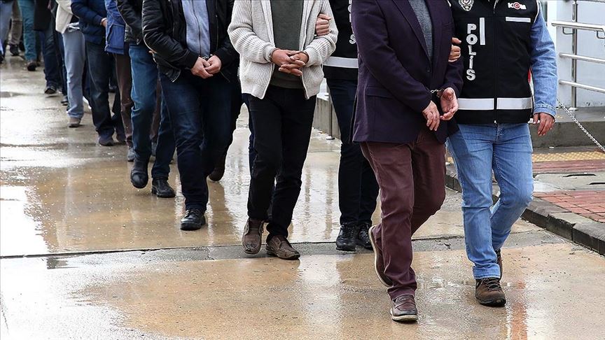 Balıkesir merkezli 13 ilde FETÖ soruşturmasında 74 eski polis için yakalama kararı