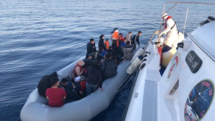 İzmir açıklarında 37 sığınmacı kurtarıldı 
