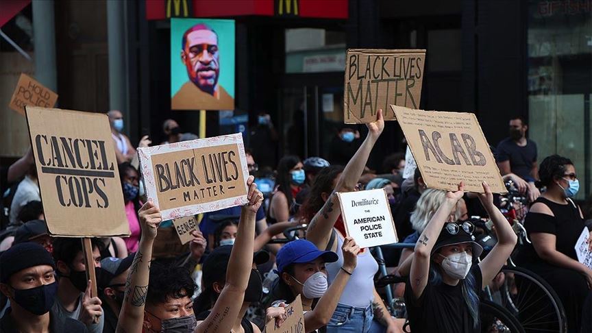 ABD'de Floyd protestolarının barışçıl geçmesi üzerine birçok kentte sokağa çıkma yasağı kaldırıldı 