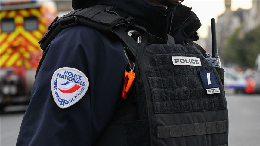 France to ban police chokeholds on detained suspects