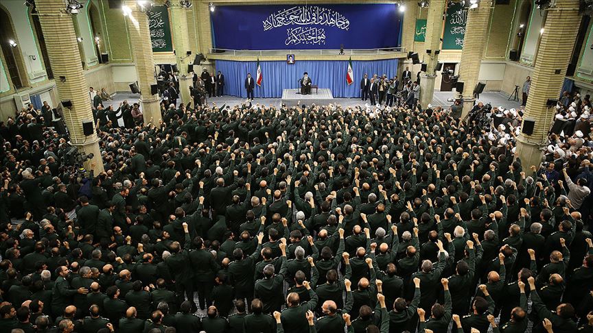 İran'ın çift başlı askeri sisteminde çatlak işaretleri