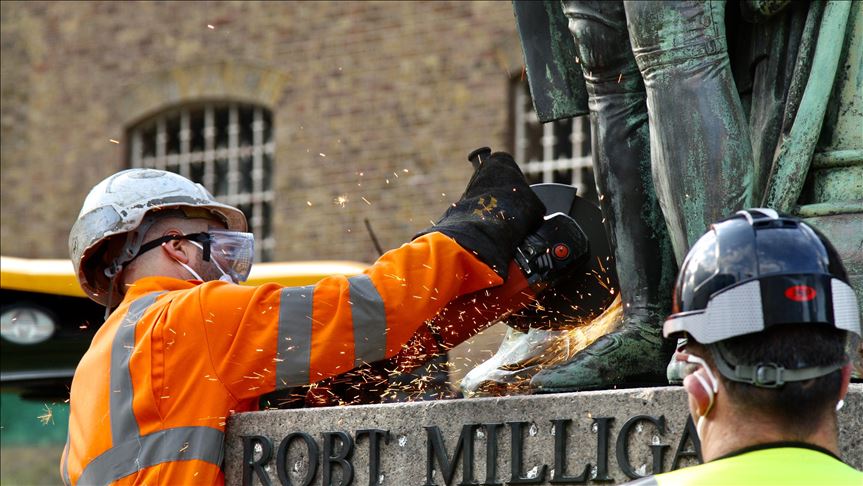 UK: Statue of slave trader Robert Milligan pulled down