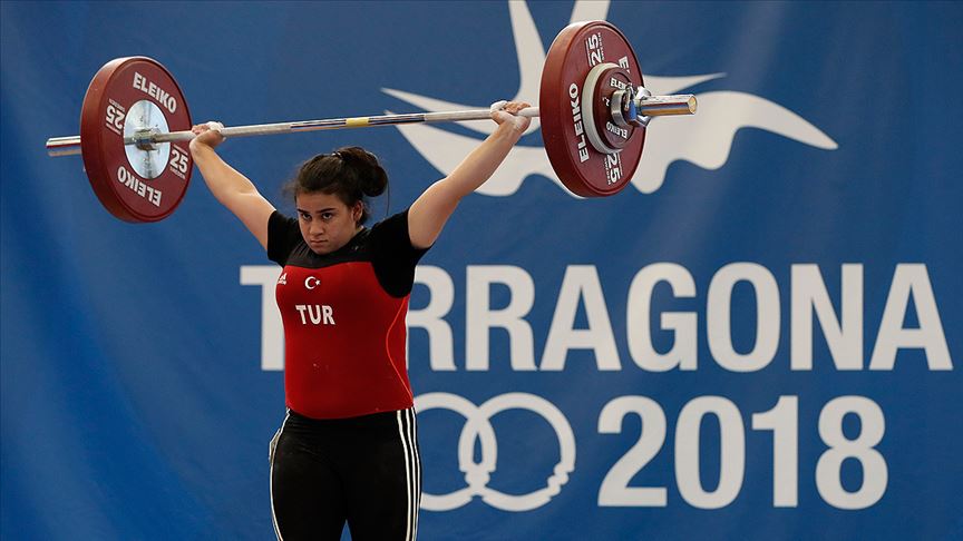Milli halterci Dilara Narin'in 2018 Gençlik Olimpiyatları'ndaki madalyası 'altın' oldu