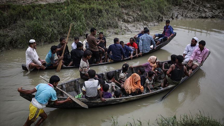 Malaysia tolak masuk kapal berisi 300 pengungsi Rohingya