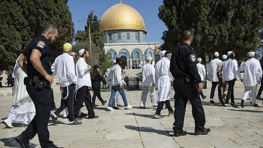 Dozens of settlers storm Jerusalem's Al-Aqsa complex