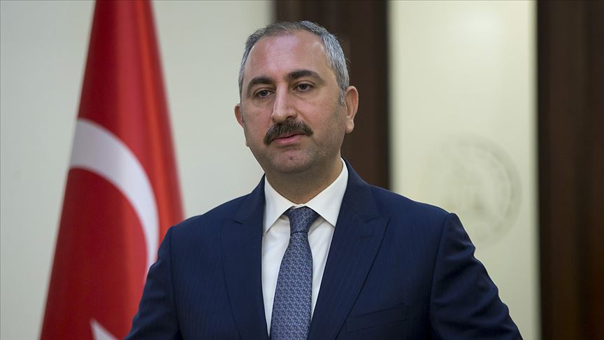 Adalet Bakanı Gül Başak Demirtaş'a yönelik paylaşımı kınadı