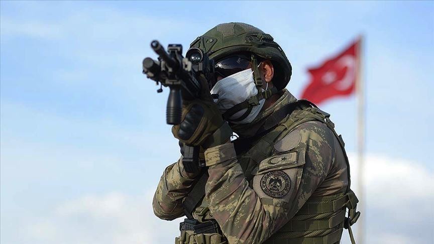 الدفاع التركية: تحييد 3 إرهابيين حاولوا التسلل لمنطقة "نبع السلام" 