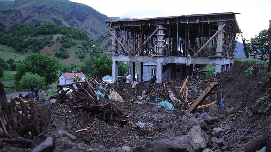 İçişleri Bakanlığı: Deprem sonrası 2'si 4 üzeri olmak üzere 90 artçı deprem meydana geldi
