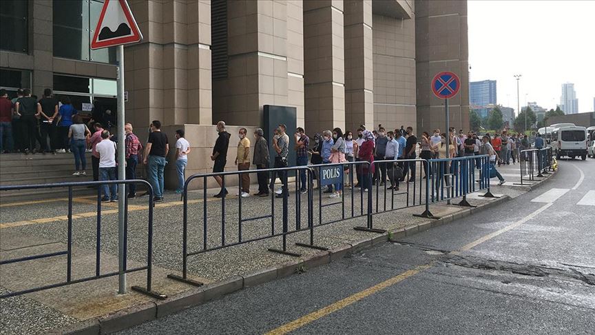 istanbul adliyesi nde normallesme kalabaligi
