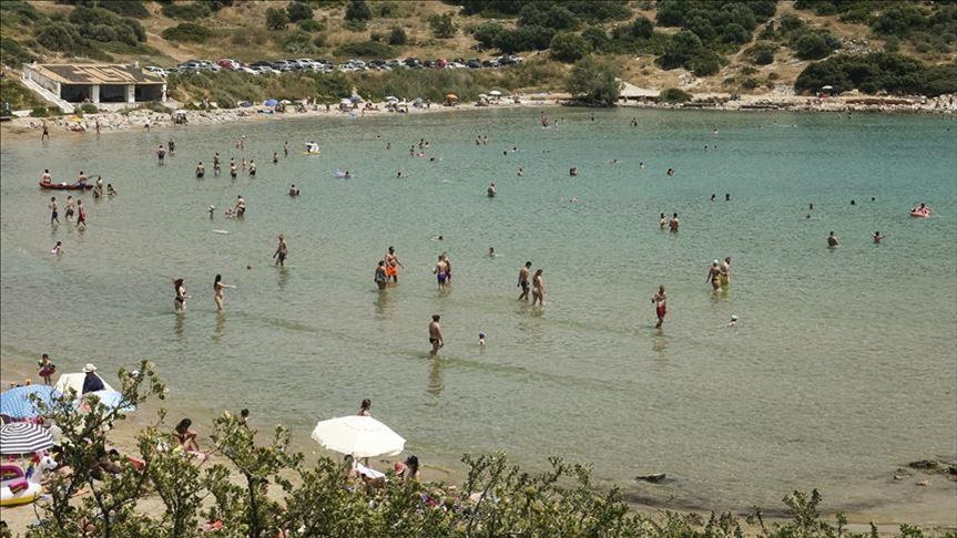 Greece resumes tourism, albeit cautiously