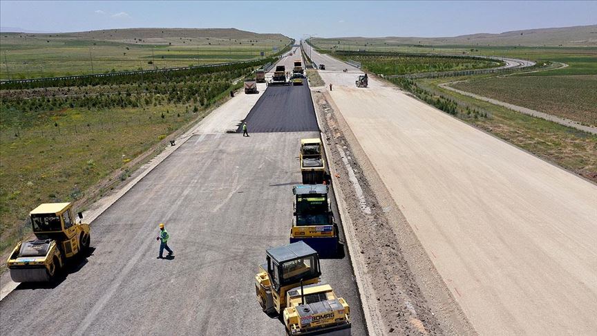 Ankara-Niğde Otoyolu'nun yüzde 85'i tamamlandı