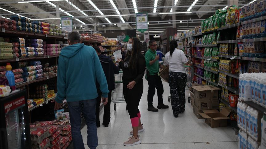 Polémico día sin impuesto a las compras incentiva aglomeraciones en Colombia en medio de la pandemia