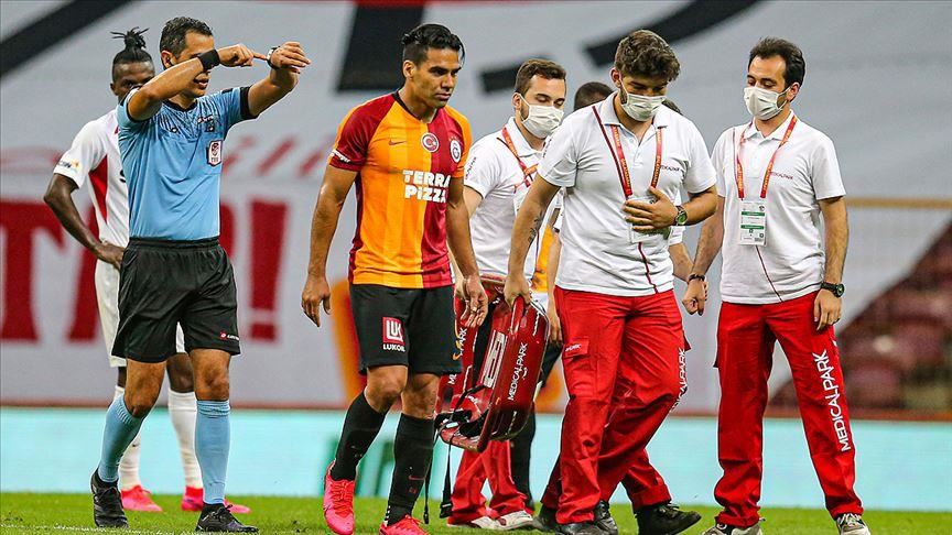 Galatasaray's Falcao suffers muscle strain