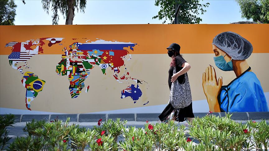 Mersin duvarlarında sağlık çalışanlarını yansıtan grafiti çalışması 