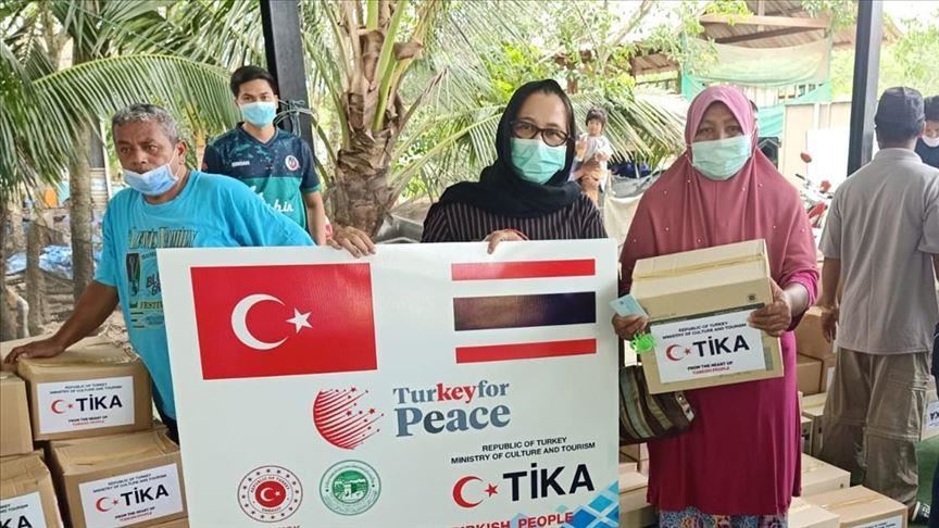 Turkish charity provides food to families in Thailand