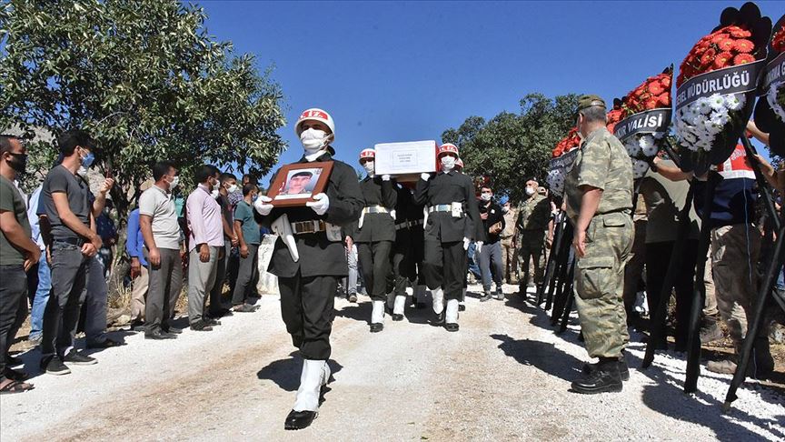 Şehit Piyade Sözleşmeli Onbaşı Durak son yolculuğuna uğurlandı