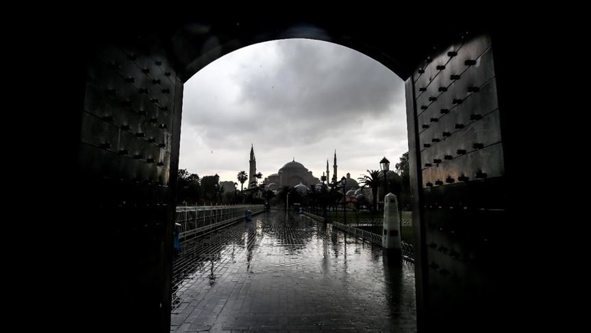 Fuertes lluvias en Estambul causan la muerte de una persona