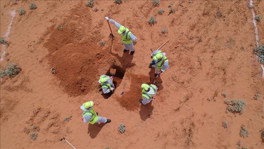 Autoridades libias continúan exhumando cadáveres en las fosas comunes descubiertas en Tarhuna