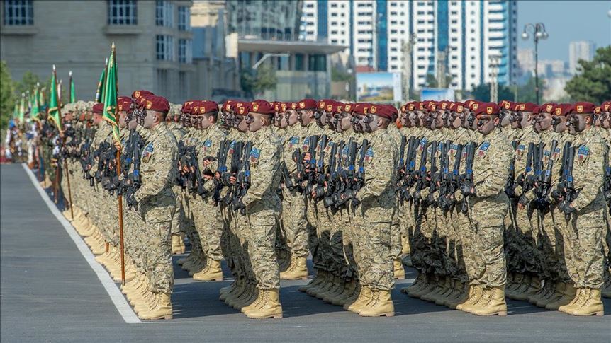 Азербайджан отмечает День Вооруженных сил