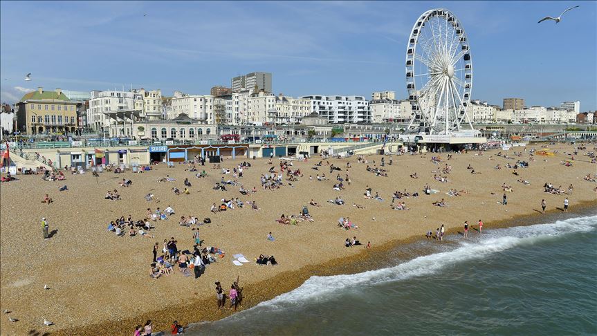 'Major incident' declared as Brits pack beaches