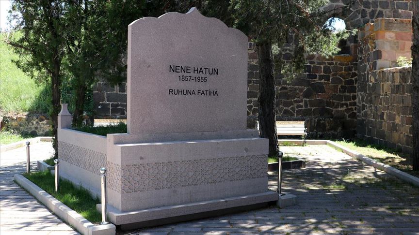 Turk Kadininin Kahramanliginin Simgesi Nene Hatun 101 Yil Yasamis