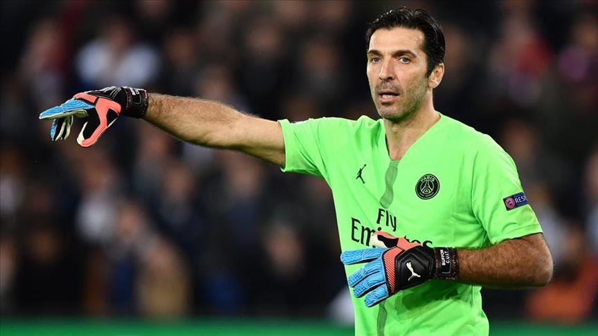 Buffon signs a year-long contract extension with Juventus