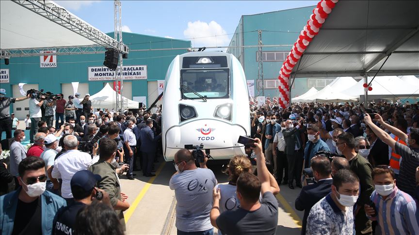 تركيا تبدأ باختبار أول قطار كهربائي محلي الصنع