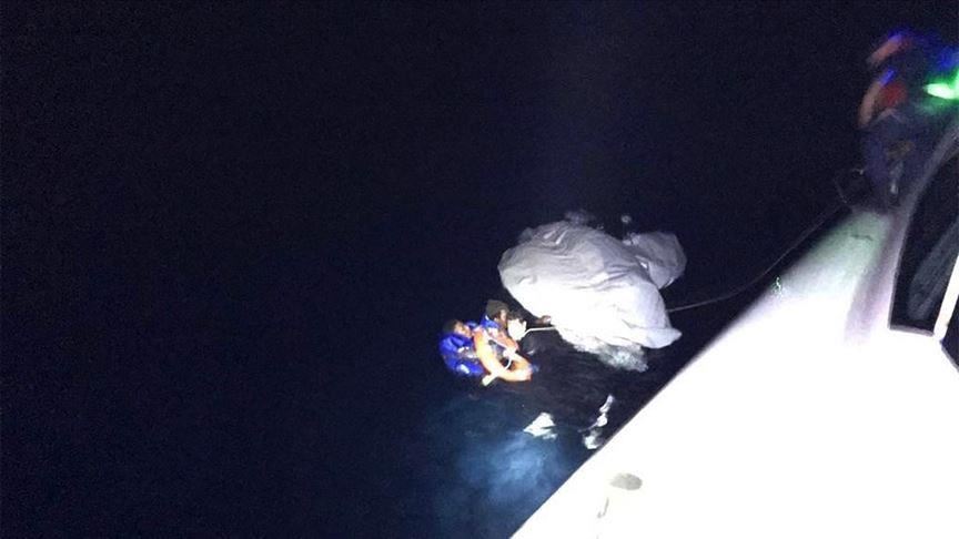 Boat sinks in Aegean, Turkey saves 35 asylum seekers