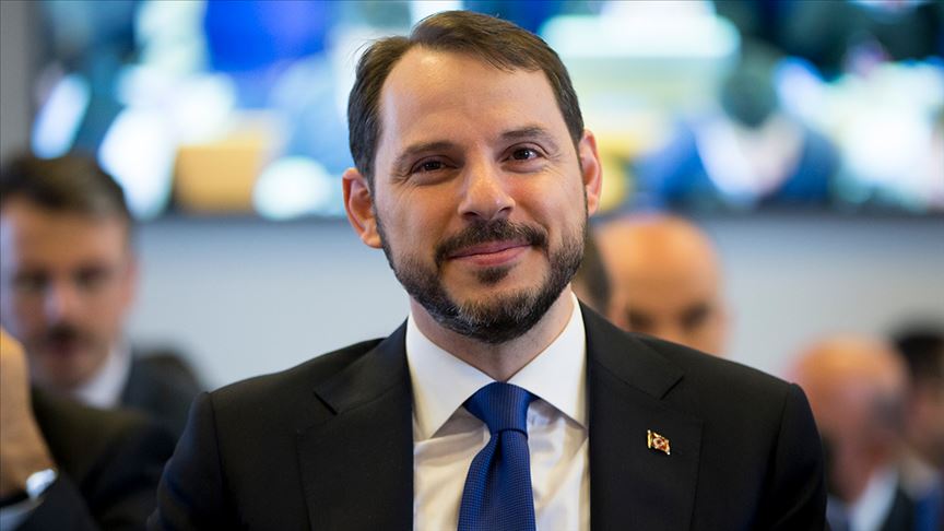 Bakan Albayrak oğlunun eğitimi için biriktirdiği parayı yanlışlıkla sobada yakan kadın için devreye girdi