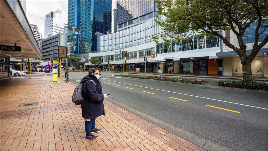 New Zealand health minister quits over virus criticism