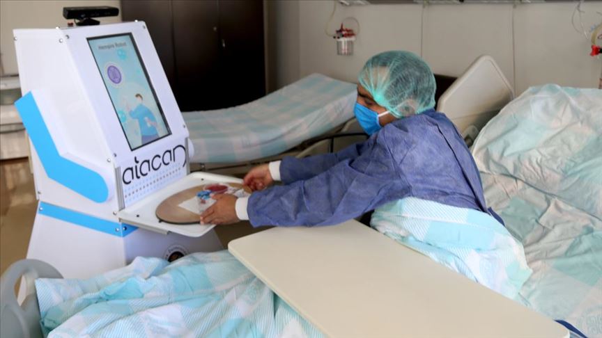 Kovid 19 Hastalarinin Hemsire Robotu Atacan Goreve Basladi