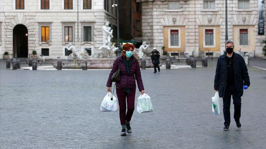Pandemic widens Italy's social divide, study shows